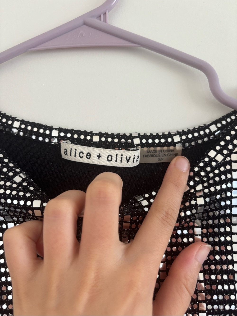 Alice + Olivia Delaina Long Sleeve Silver Sequin Embellished Top - Picture 4 of 8